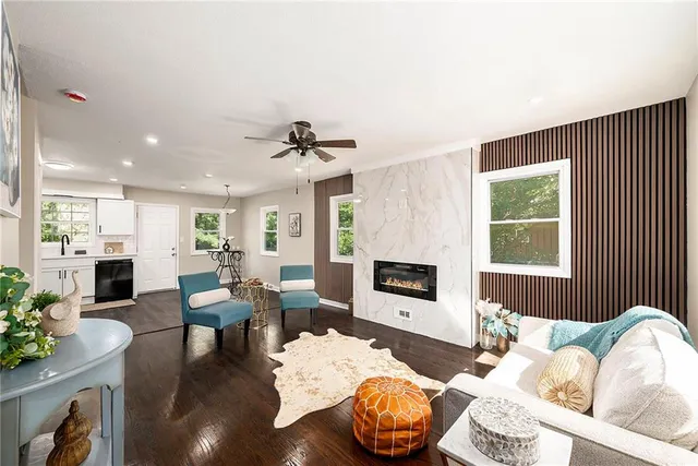 $248,900 | 722 South Central Street, Olathe, KS 66061