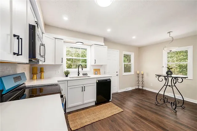 $260,000 | 722 South Central Street, Olathe, KS 66061