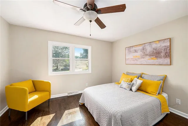 $260,000 | 722 South Central Street, Olathe, KS 66061