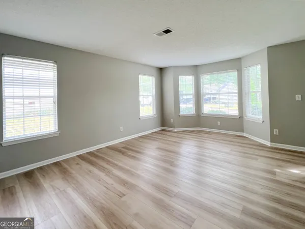 $2,650 | 5983 Hitt Lake Trail, Stone Mountain, GA 30087