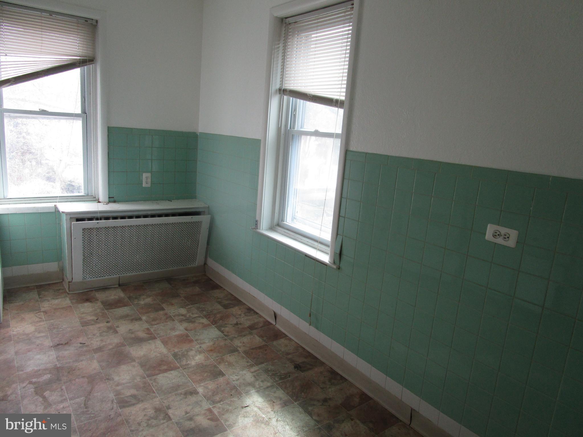 111 Ryers Avenue Cheltenham, PA 19012 - Photo 5 of 12