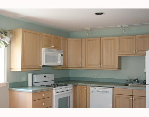 21 Old Beach Road, Unit N1 Newport, RI 02840 - Photo 4 of 11 Kitchen.
