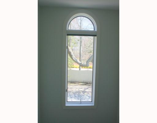 21 Old Beach Road, Unit N1 Newport, RI 02840 - Photo 10 of 11 Living Room.