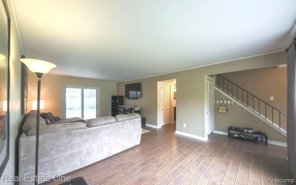 32247 Bonnet Hill Road Farmington Hills, MI 48334 - Photo 10 of 25