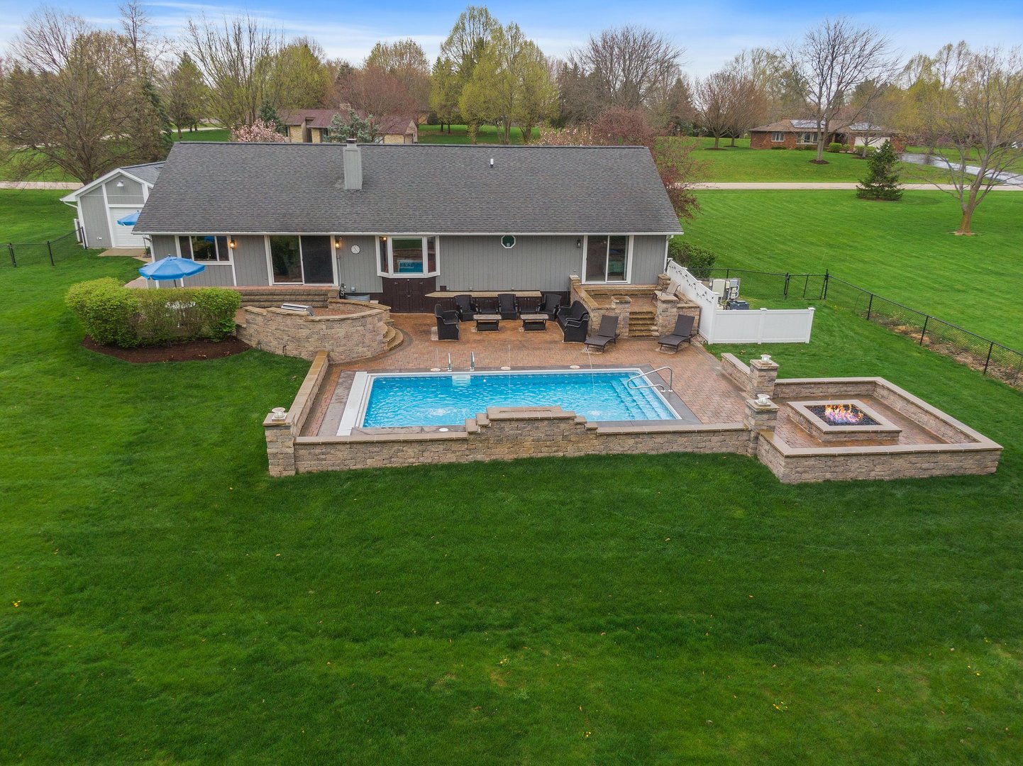 39W343 Hogan Hill Elgin, IL 60124 - Photo 48 of 48 a front view of a house with garden