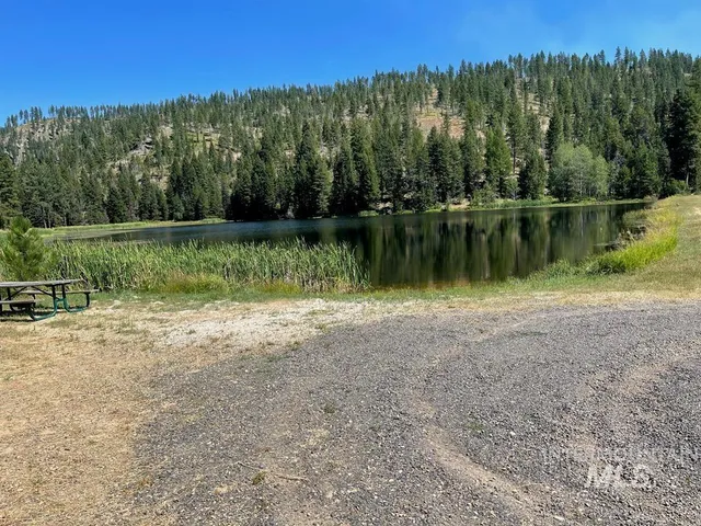 $140,600 | 279 Barker Lane, Donnelly, ID 83615