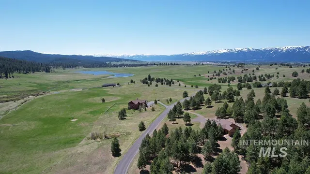 $140,600 | 279 Barker Lane, Donnelly, ID 83615