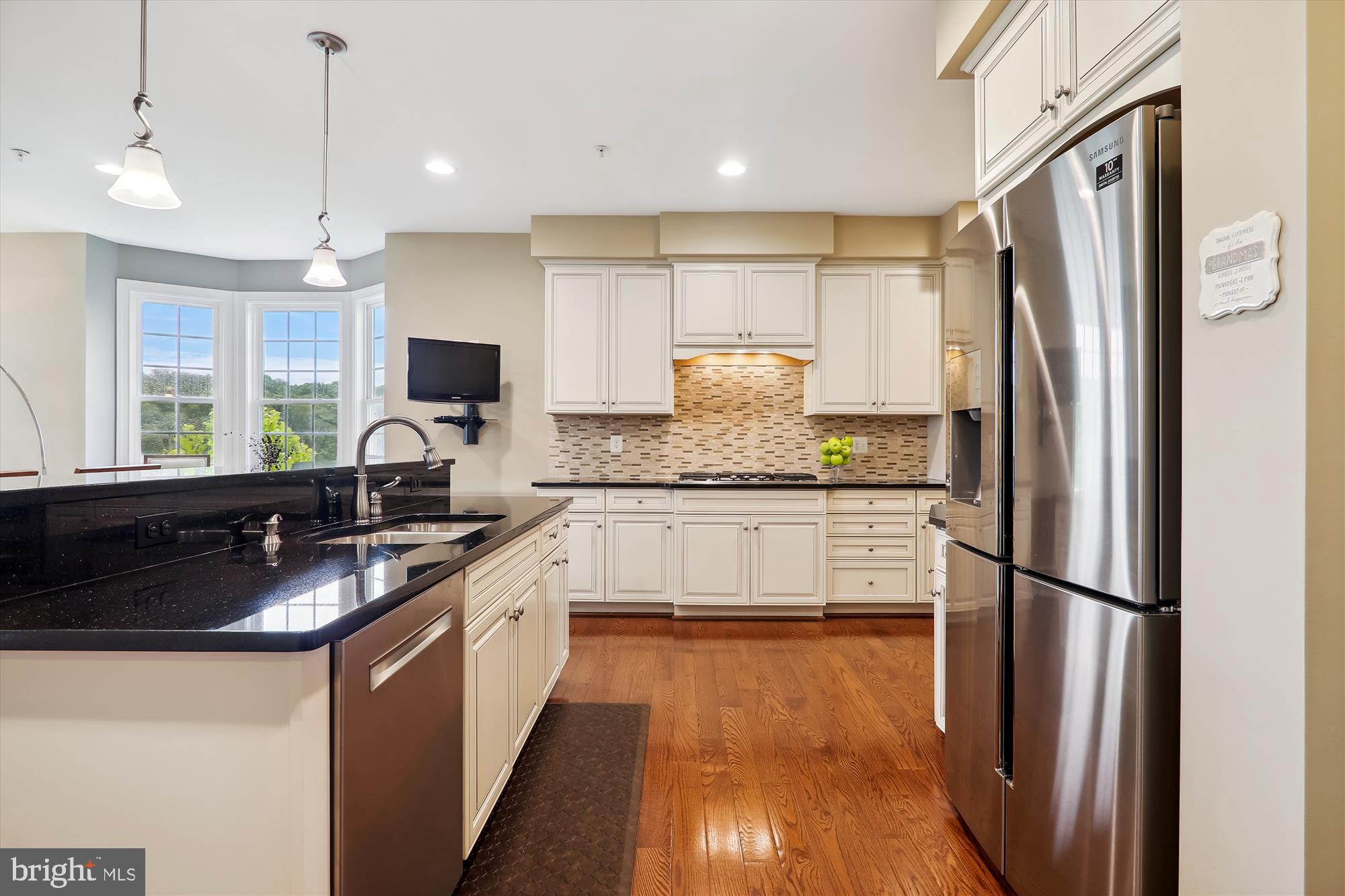 13327 Redspire Drive Silver Spring, MD 20906 - Photo 19 of 90 A chef's kitchen w/ stainless steel appliances