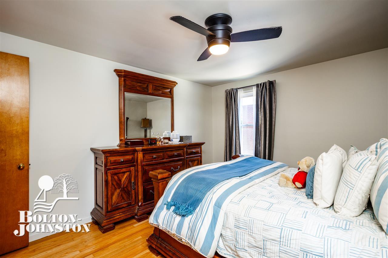 1377 Bedford Road Grosse Pointe, MI 48230 - Photo 24 of 37 50015992-23.JPG