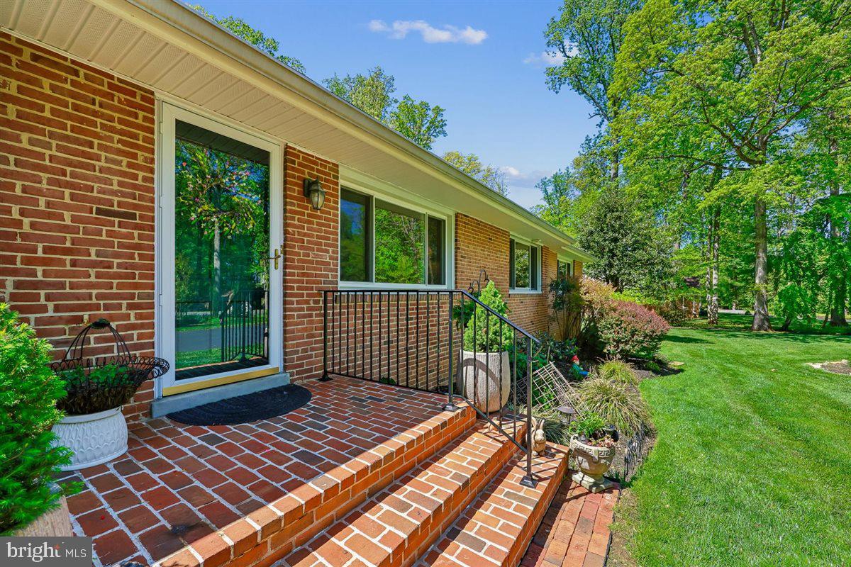 4318 Pinetree Road Rockville, MD 20853 - Photo 21 of 130