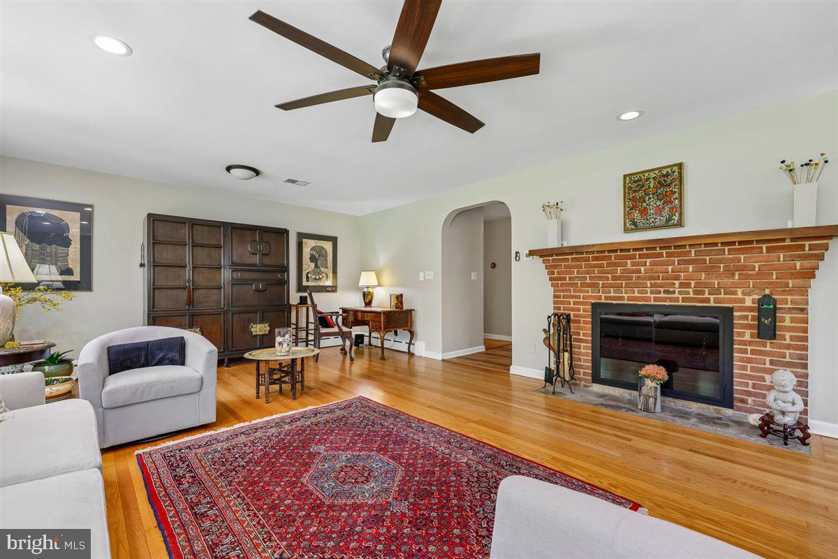 4318 Pinetree Road Rockville, MD 20853 - Photo 32 of 130