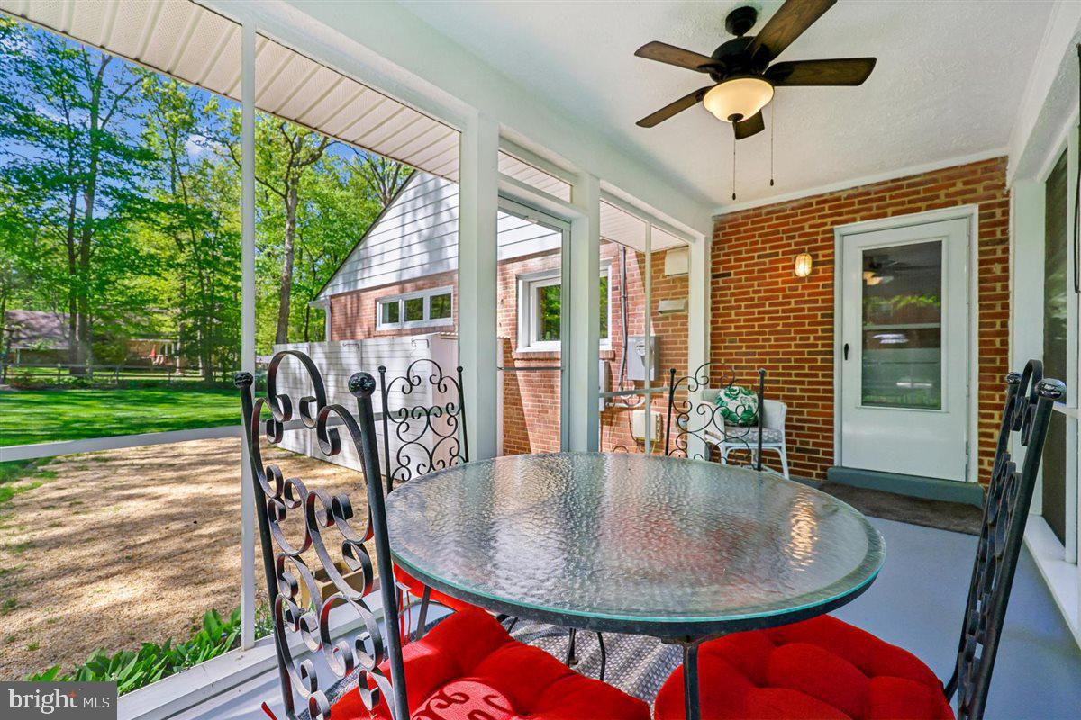 4318 Pinetree Road Rockville, MD 20853 - Photo 33 of 108