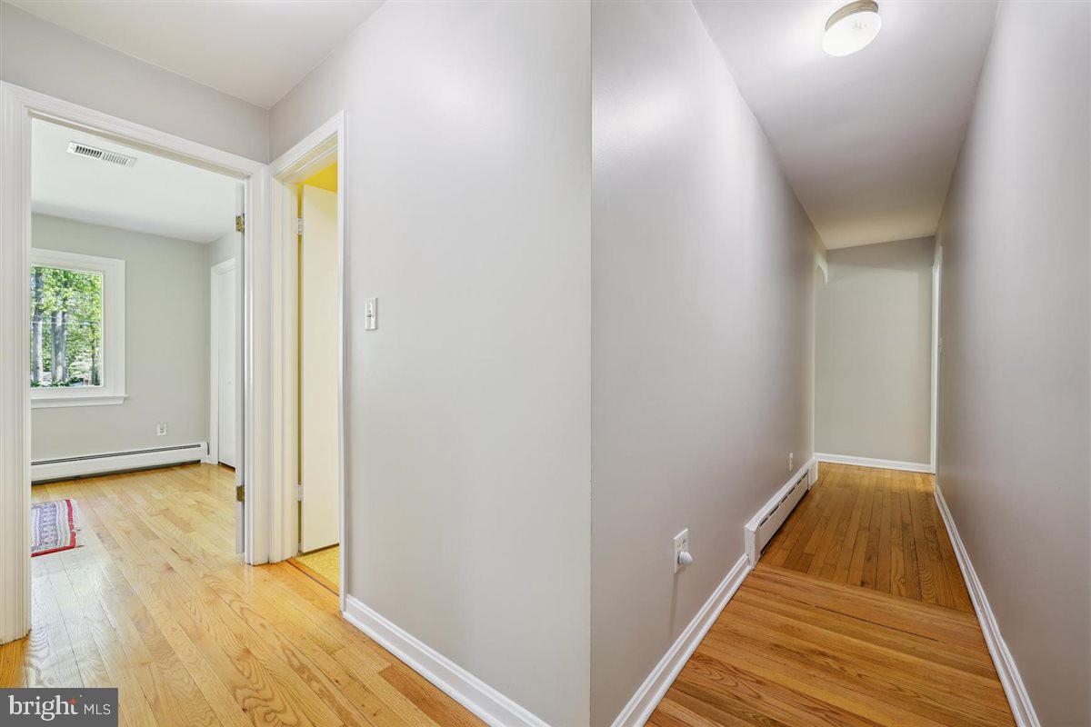 4318 Pinetree Road Rockville, MD 20853 - Photo 40 of 108