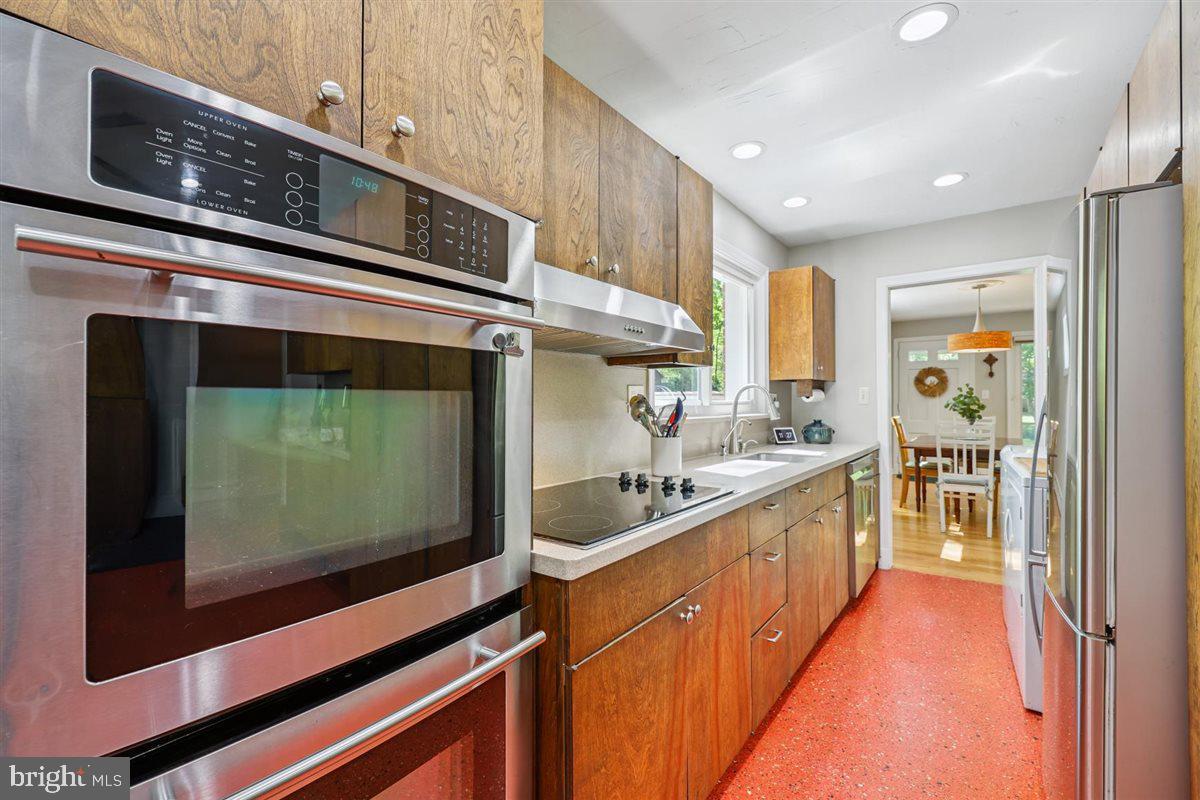 4318 Pinetree Road Rockville, MD 20853 - Photo 48 of 130