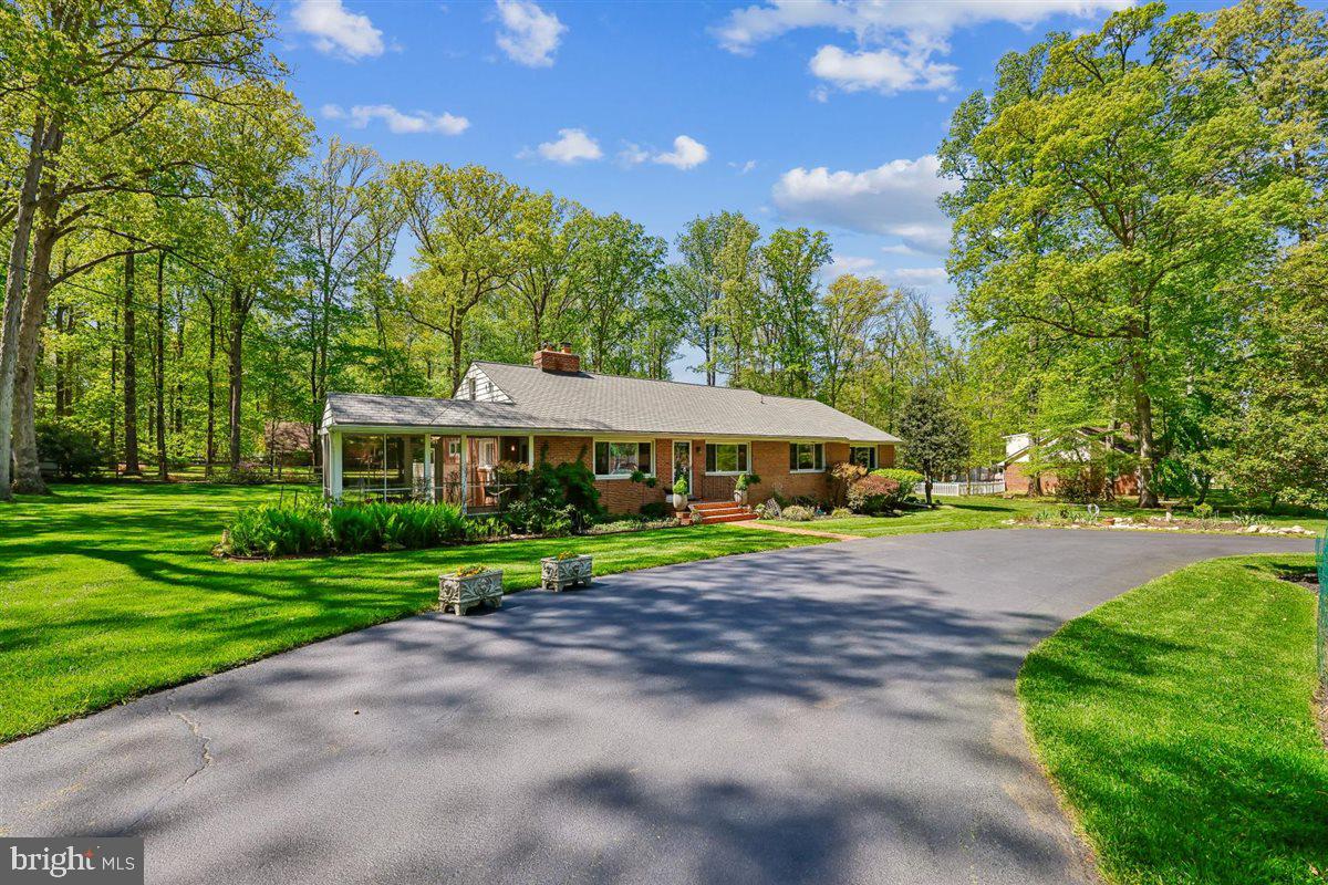 4318 Pinetree Road Rockville, MD 20853 - Photo 8 of 130