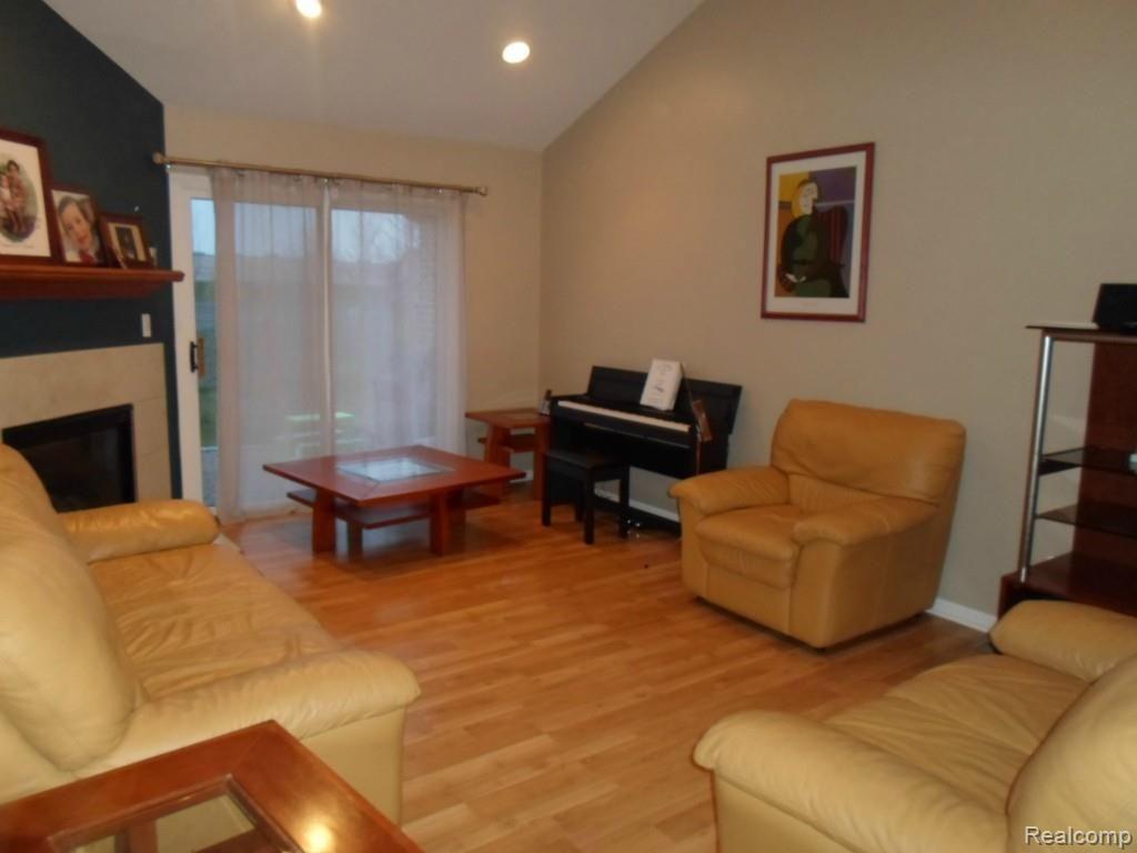 16647 Country Ridge Lane Macomb, MI 48044 - Photo 10 of 28 SAM_1476.jpg