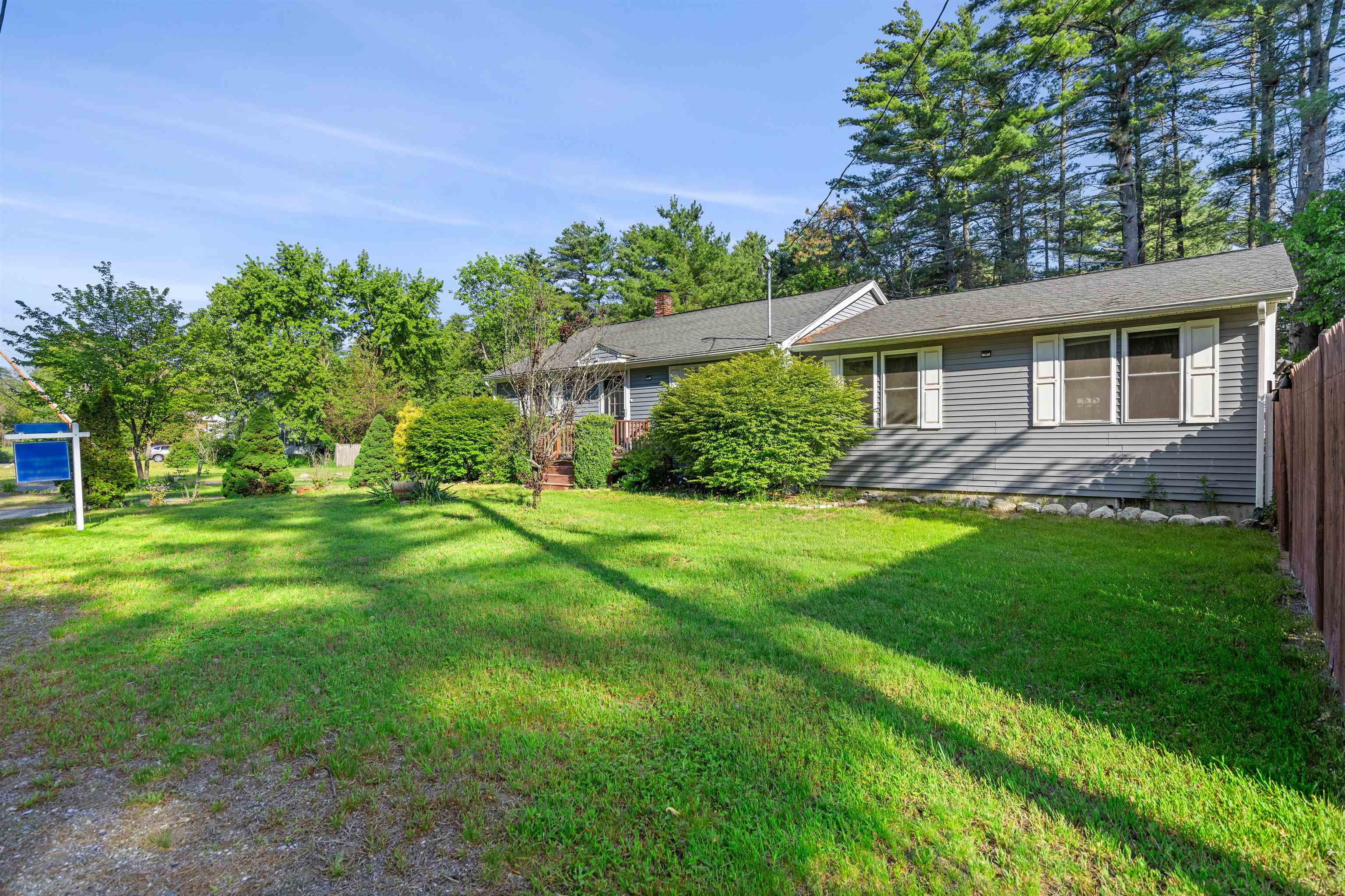 172 Litchfield Road Londonderry, NH 03053 - Photo 2 of 30