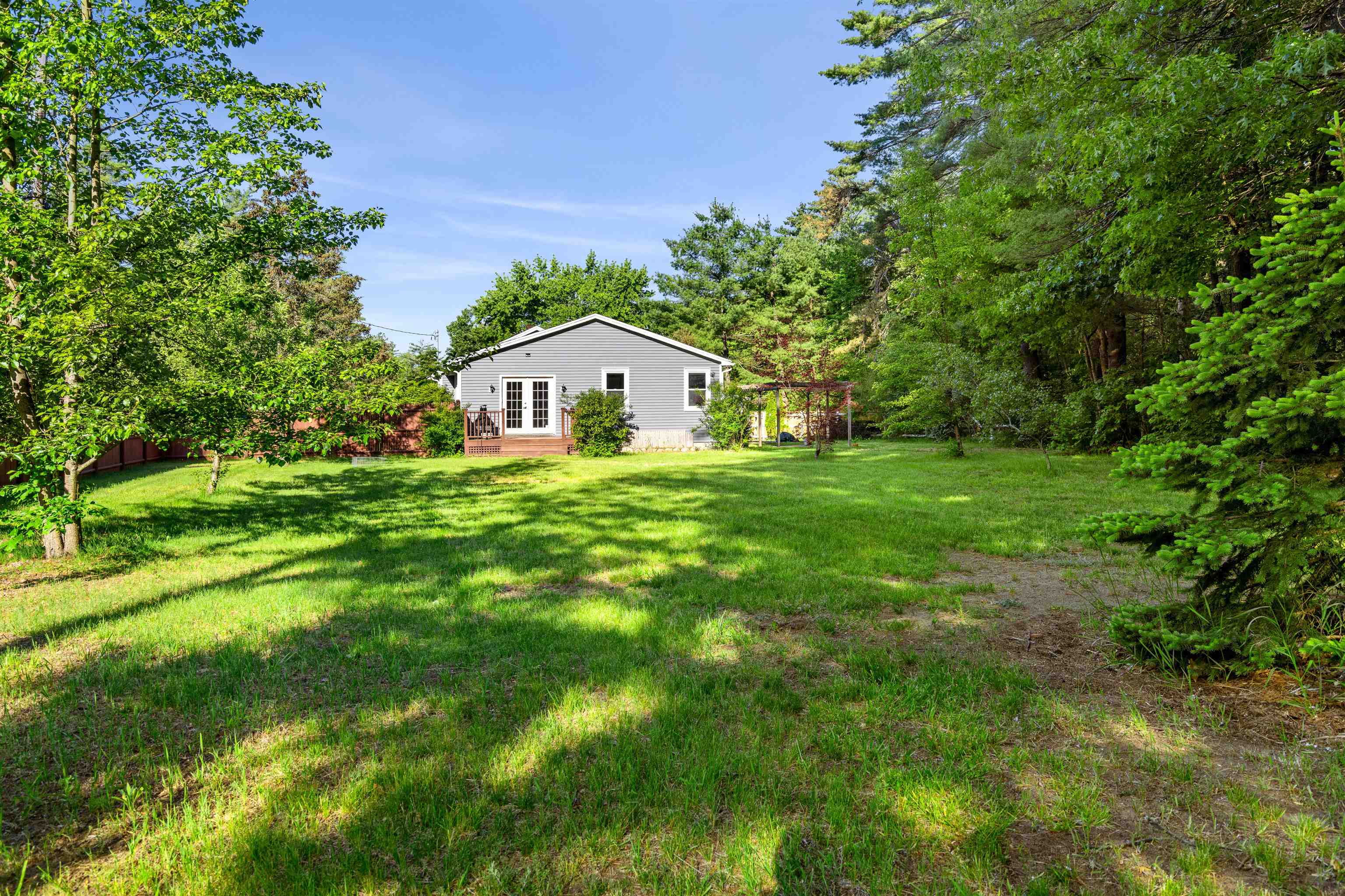 172 Litchfield Road Londonderry, NH 03053 - Photo 25 of 30