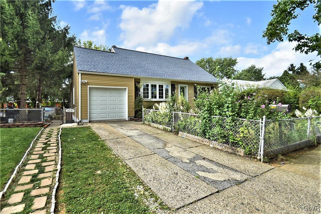 3031 Avon Road Bethlehem, PA 18017 - Photo 3 of 27 Gallery Image 3