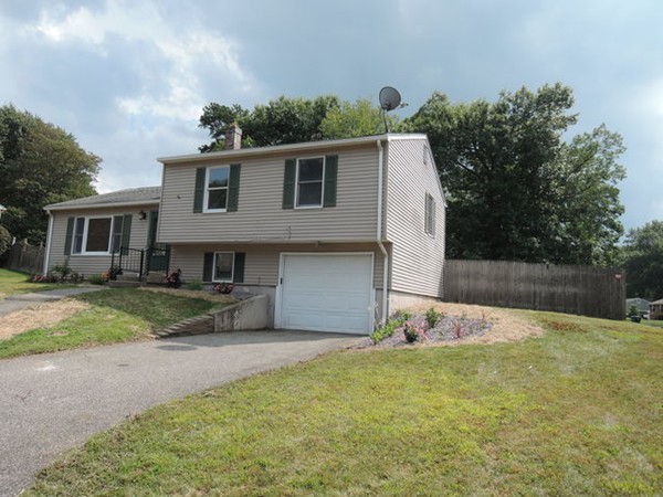 5 Teakwood Road Springfield, MA 01128 - Photo 3 of 25