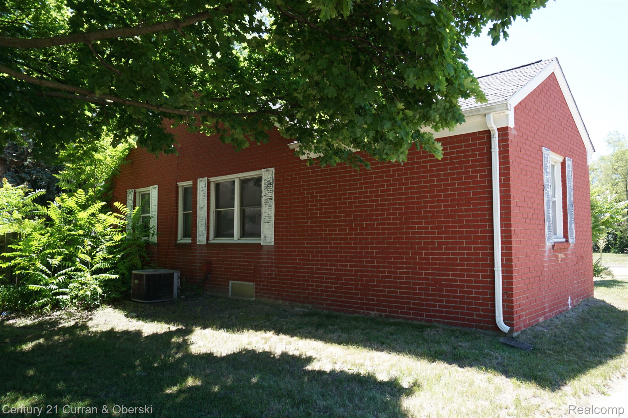 5043 South Wayne Road Wayne, MI 48184 - Photo 4 of 25 Gallery Image 4