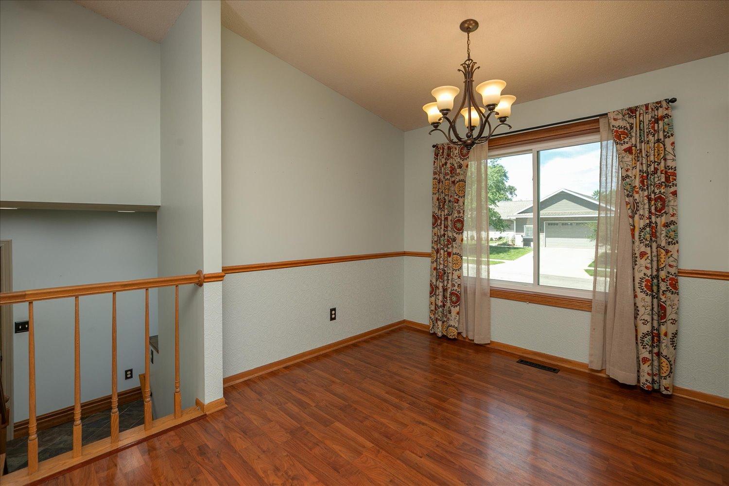 906 High Meadow Lane Southwest Rochester, MN 55902 - Photo 10 of 36