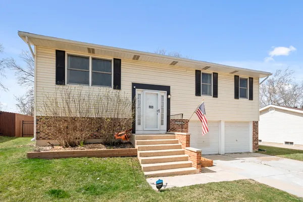 $385,000 | 20148 South Greenfield Lane, Frankfort, IL 60423