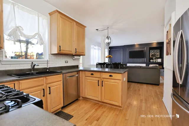 $385,000 | 91 Rotterdam Drive, Antioch, IL 60002