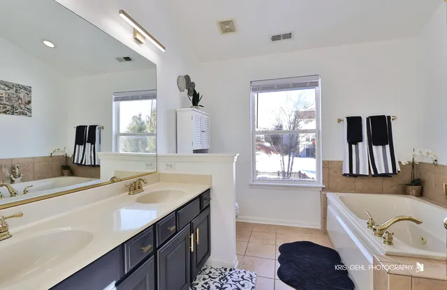 $385,000 | 91 Rotterdam Drive, Antioch, IL 60002