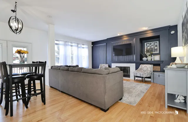 $385,000 | 91 Rotterdam Drive, Antioch, IL 60002