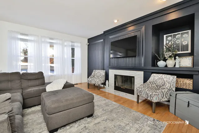 $385,000 | 91 Rotterdam Drive, Antioch, IL 60002