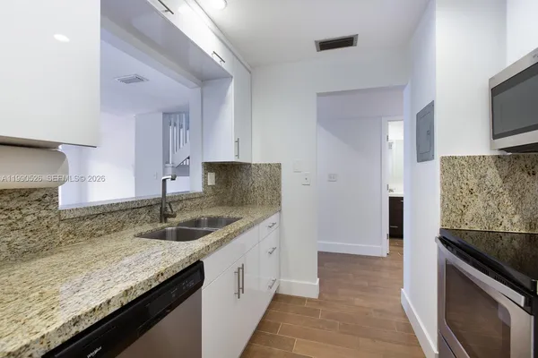 $525,000 | 10520 Southwest 75th Lane, Miami, FL 33173