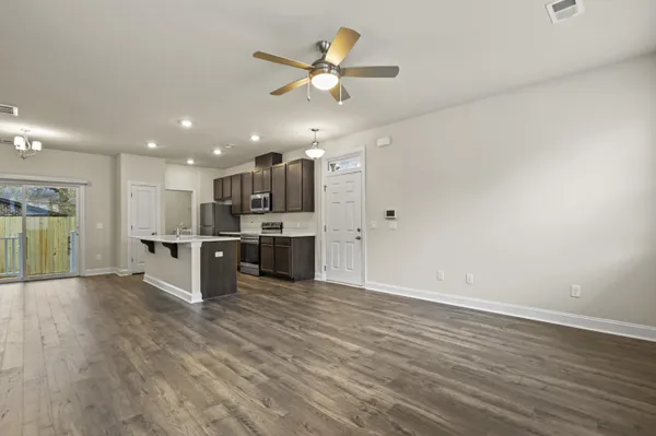$2,025 | 101 Langley Drive, Unit D, Summerville, SC 29485