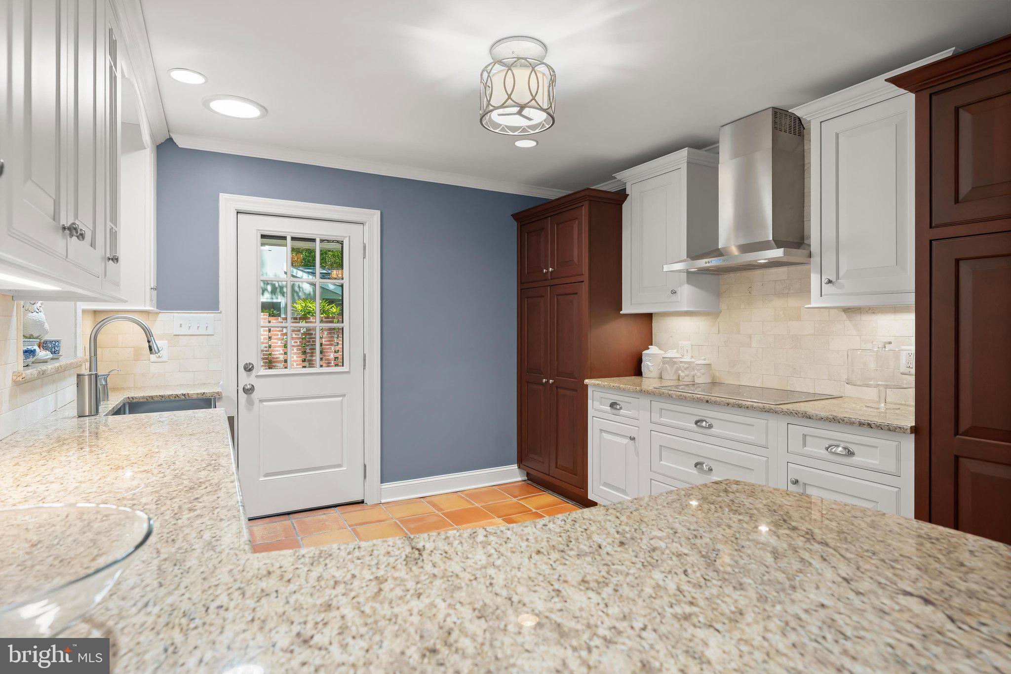 5318 Tuscarawas Road Bethesda, MD 20816 - Photo 11 of 42 Kitchen with door to Driveway