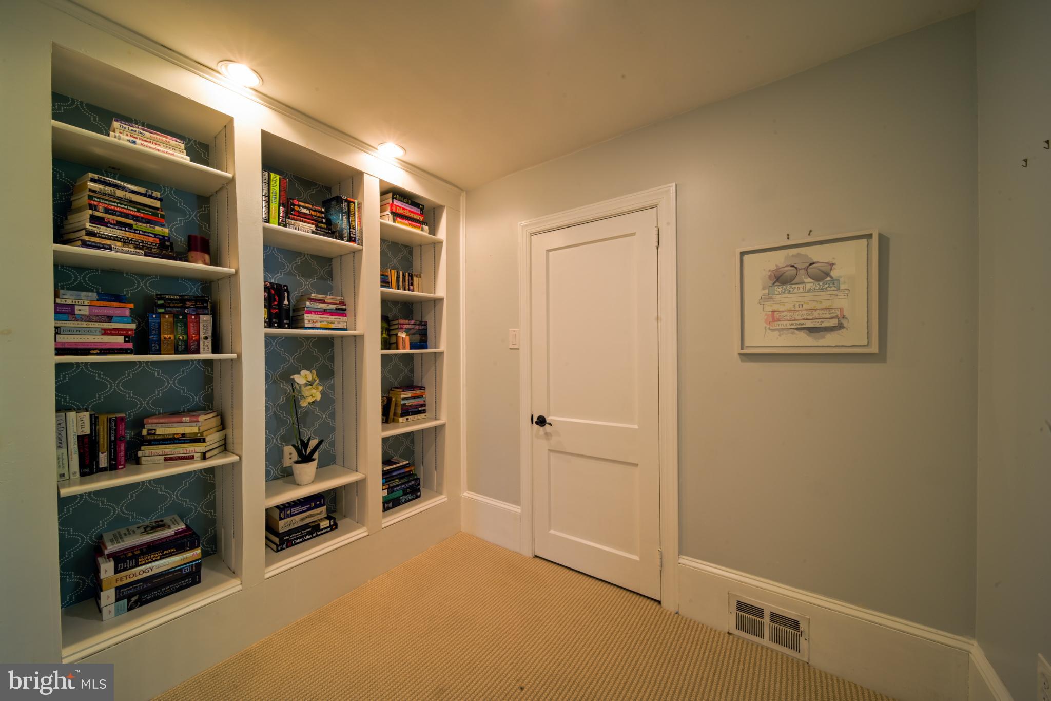 1105 Kingsley Road Jenkintown, PA 19046 - Photo 13 of 39 Upper floor landing w elegant built-ins