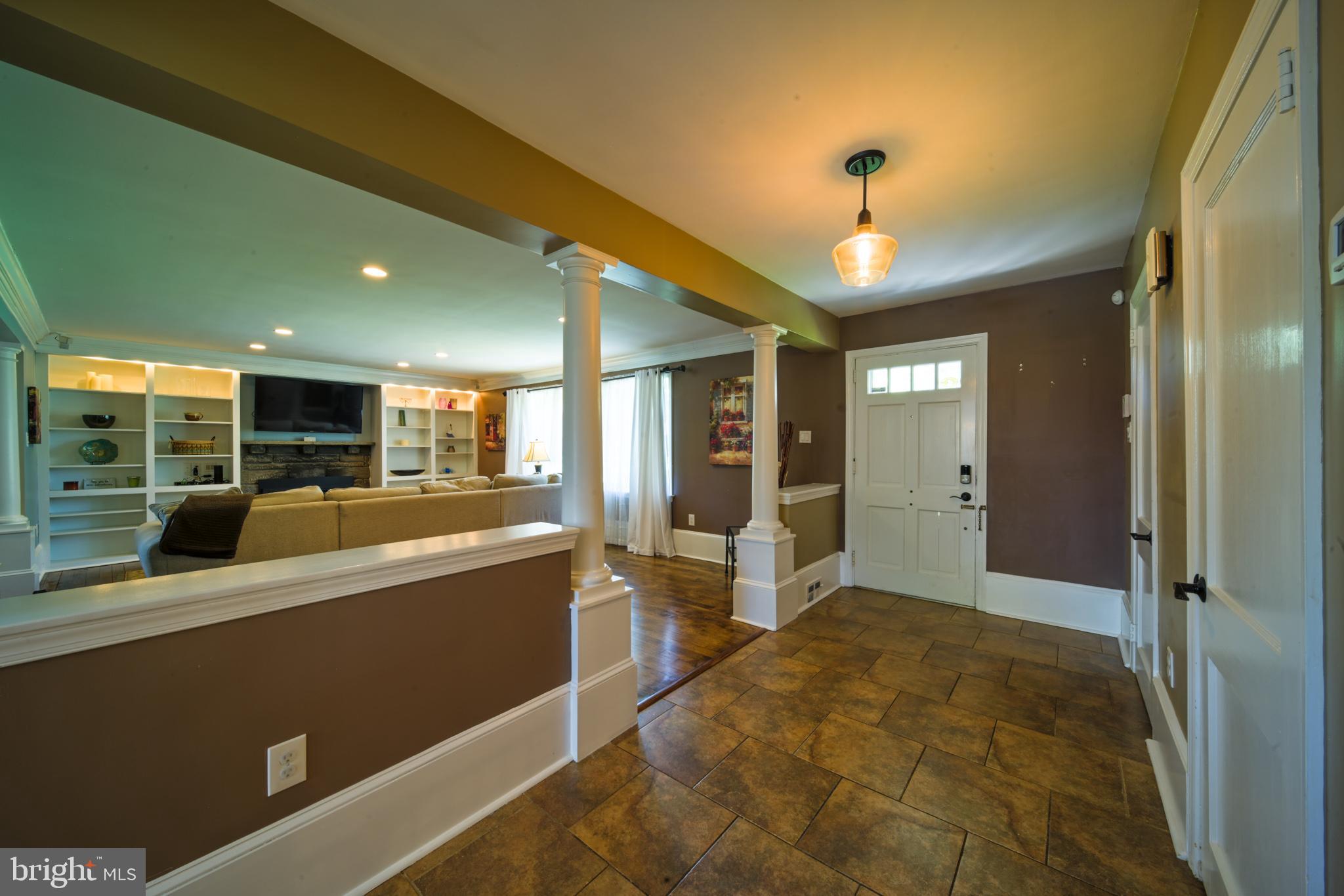 1105 Kingsley Road Jenkintown, PA 19046 - Photo 3 of 39 Foyer & Living Room