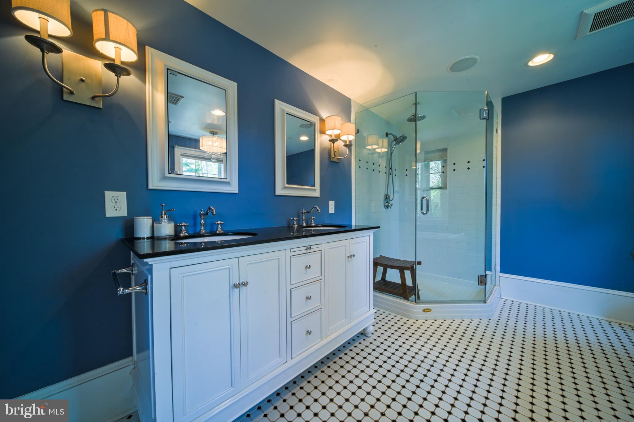 1105 Kingsley Road Jenkintown, PA 19046 - Photo 26 of 39 Master en Suite w rainwater shower & soaking tub