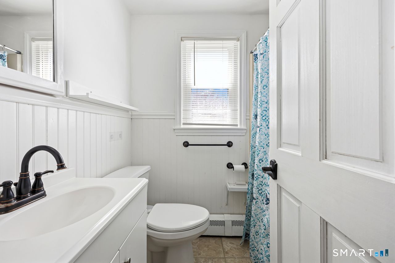 181 Parkview Street Meriden, CT 06451 - Photo 12 of 39