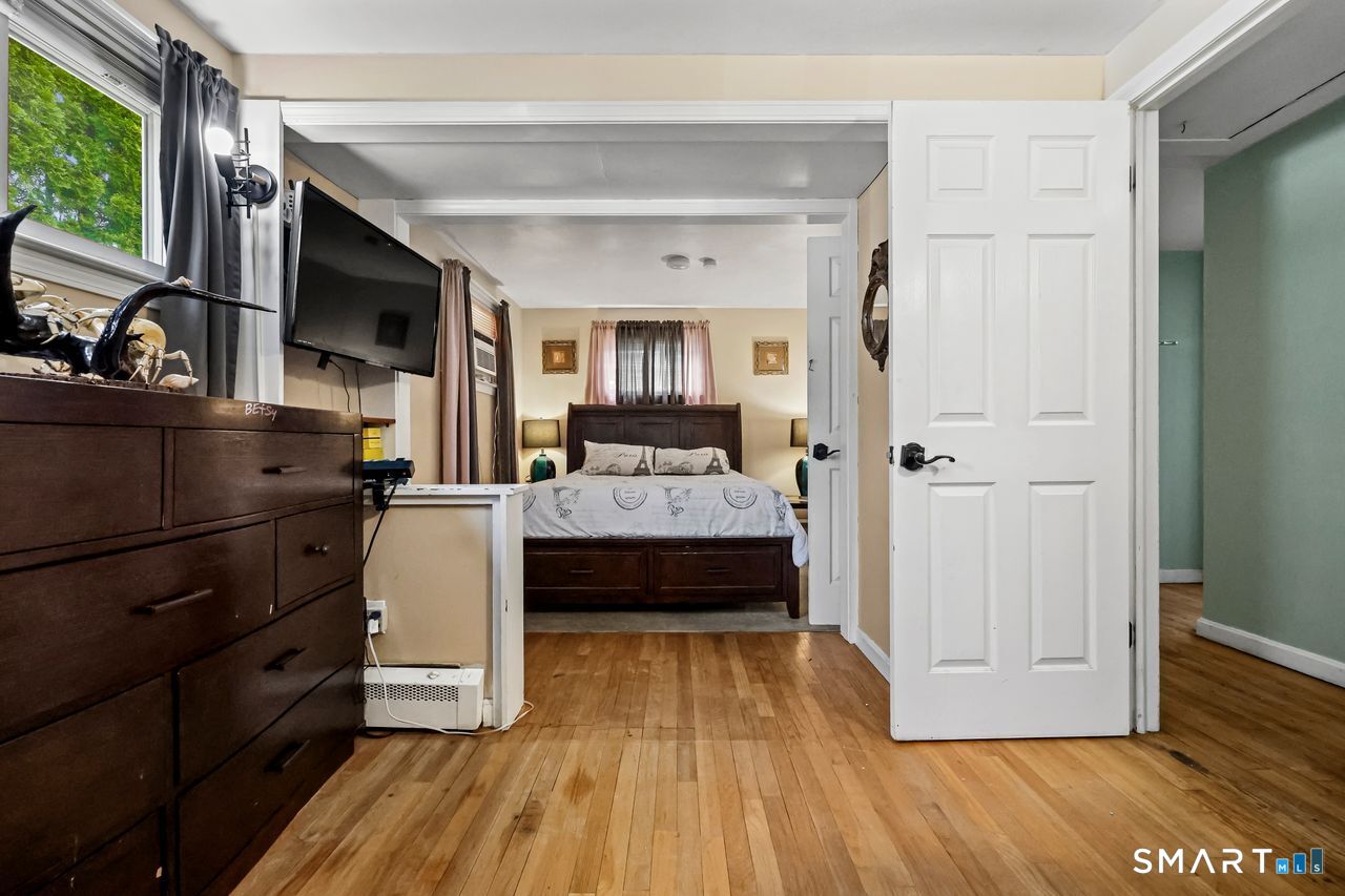 181 Parkview Street Meriden, CT 06451 - Photo 15 of 39