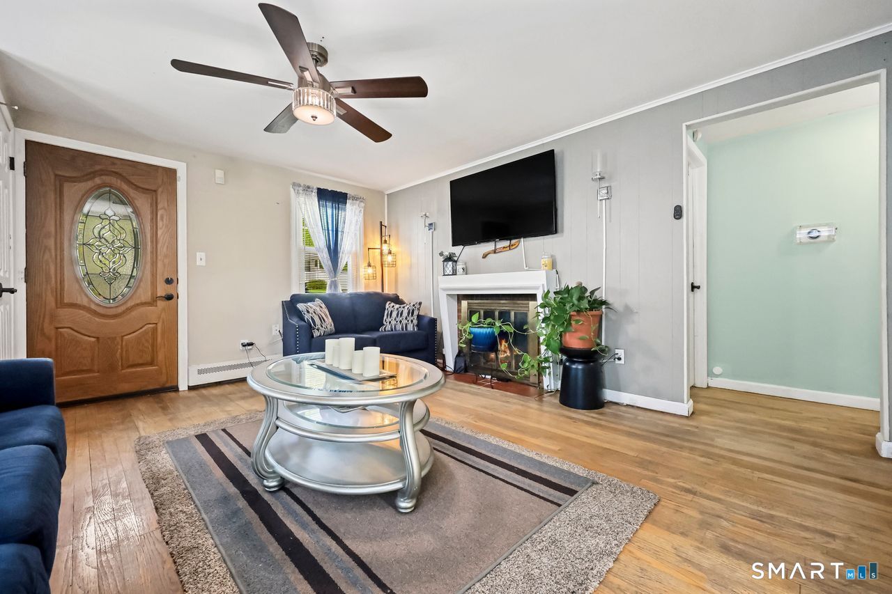 181 Parkview Street Meriden, CT 06451 - Photo 4 of 39