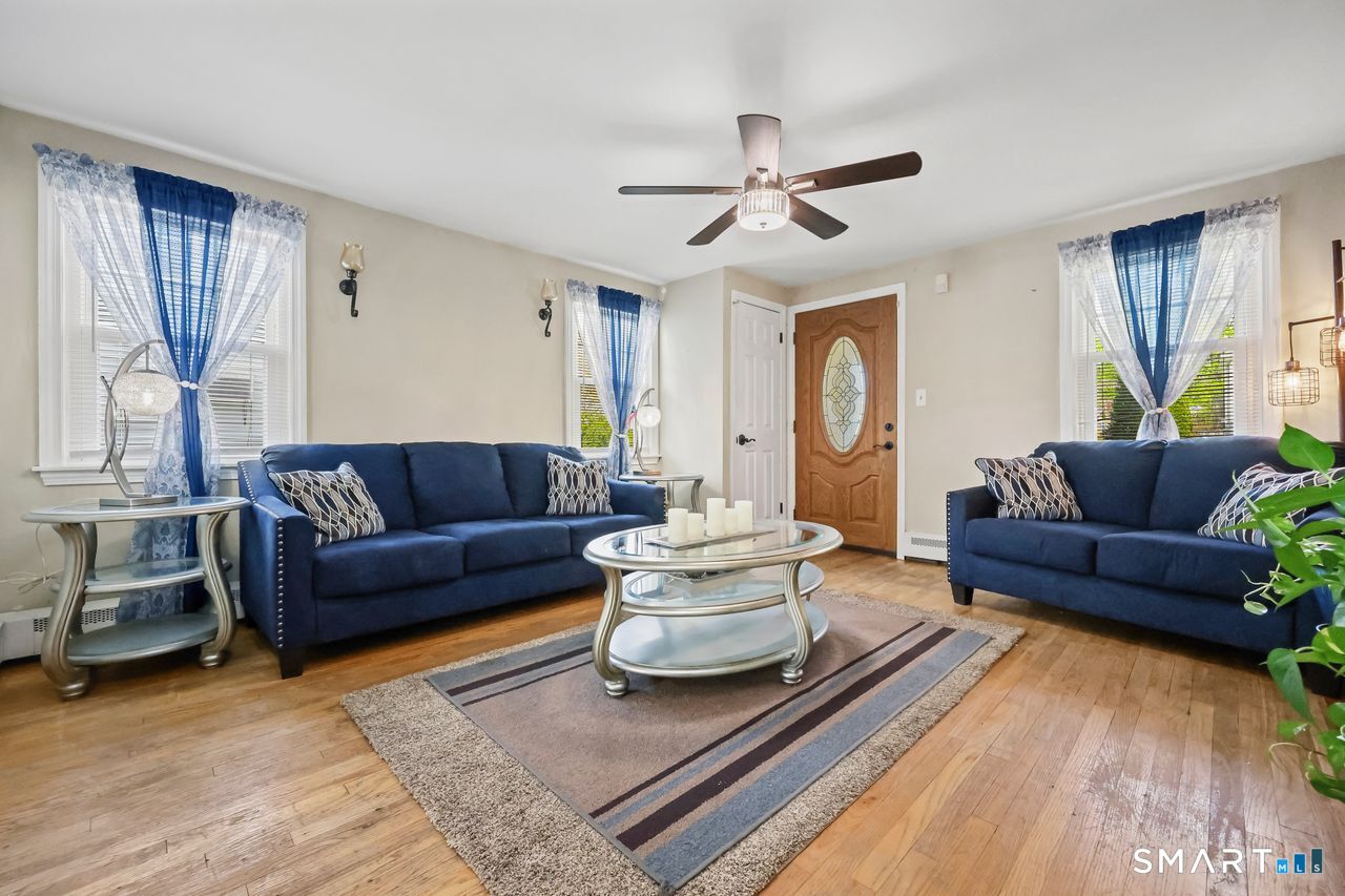 181 Parkview Street Meriden, CT 06451 - Photo 5 of 39
