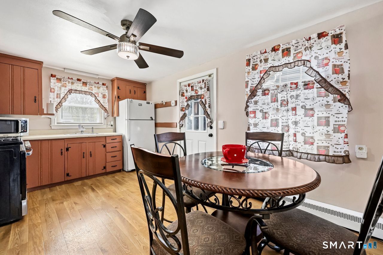 181 Parkview Street Meriden, CT 06451 - Photo 7 of 39