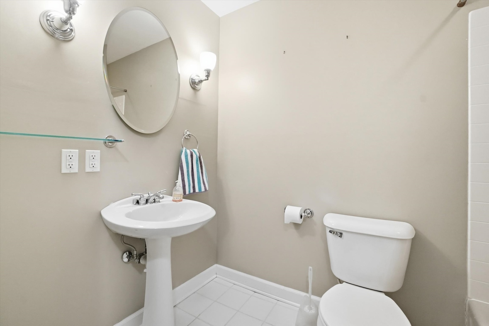 821 Killarney Pass Circle Mundelein, IL 60060 - Photo 18 of 32 a bathroom with a toilet sink and mirror