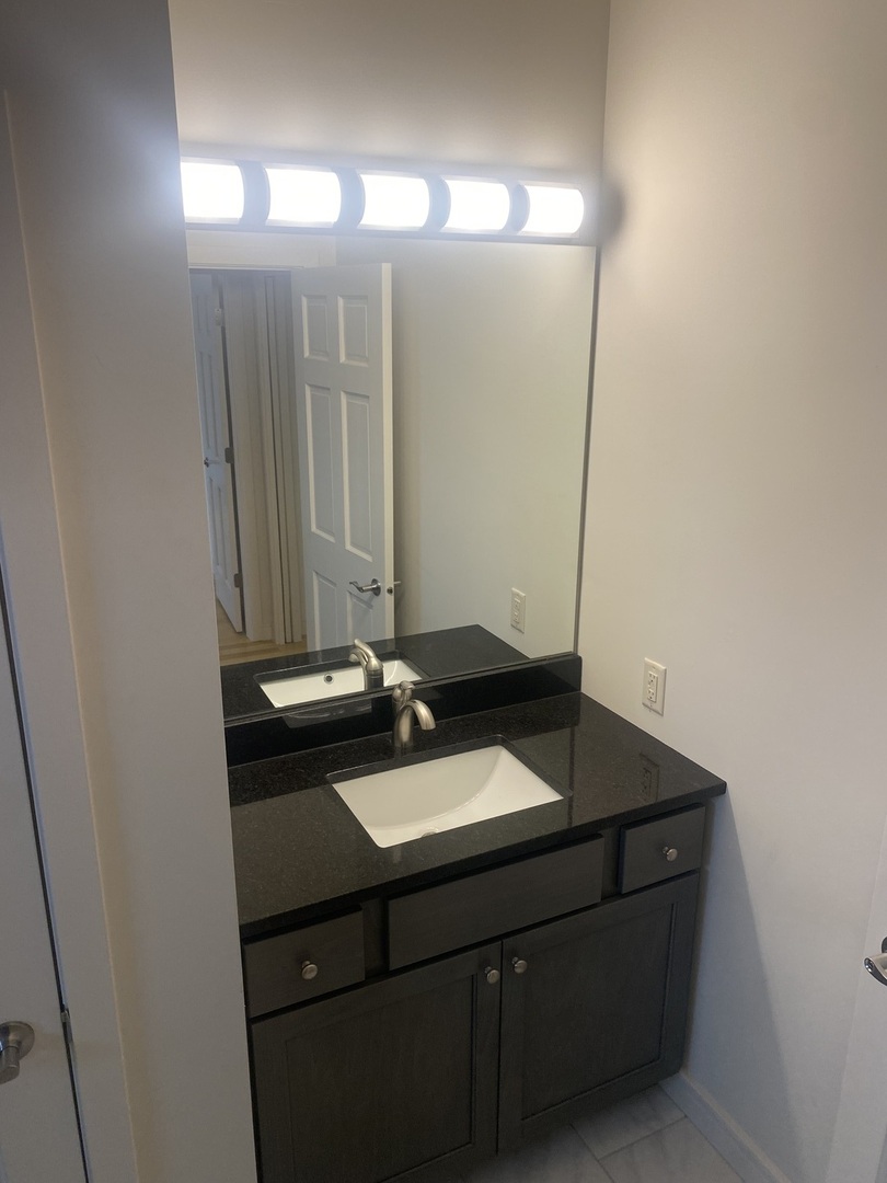 212 North Center Street, Unit 701 Bloomington, IL 61701 - Photo 11 of 12