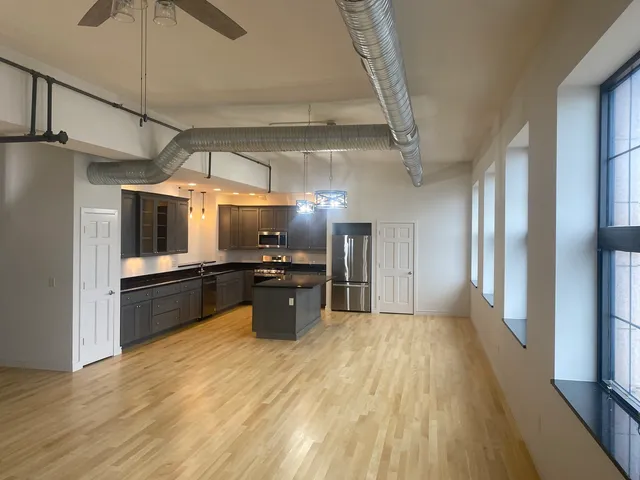 $399,900 | 212 North Center Street, Unit 701, Bloomington, IL 61701