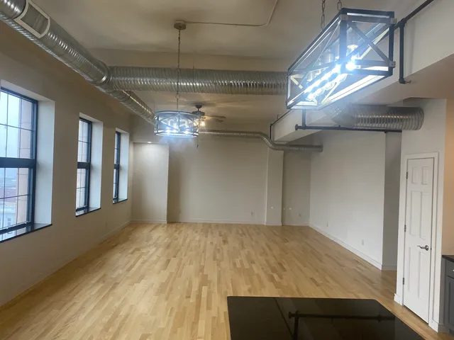 $399,900 | 212 North Center Street, Unit 701, Bloomington, IL 61701