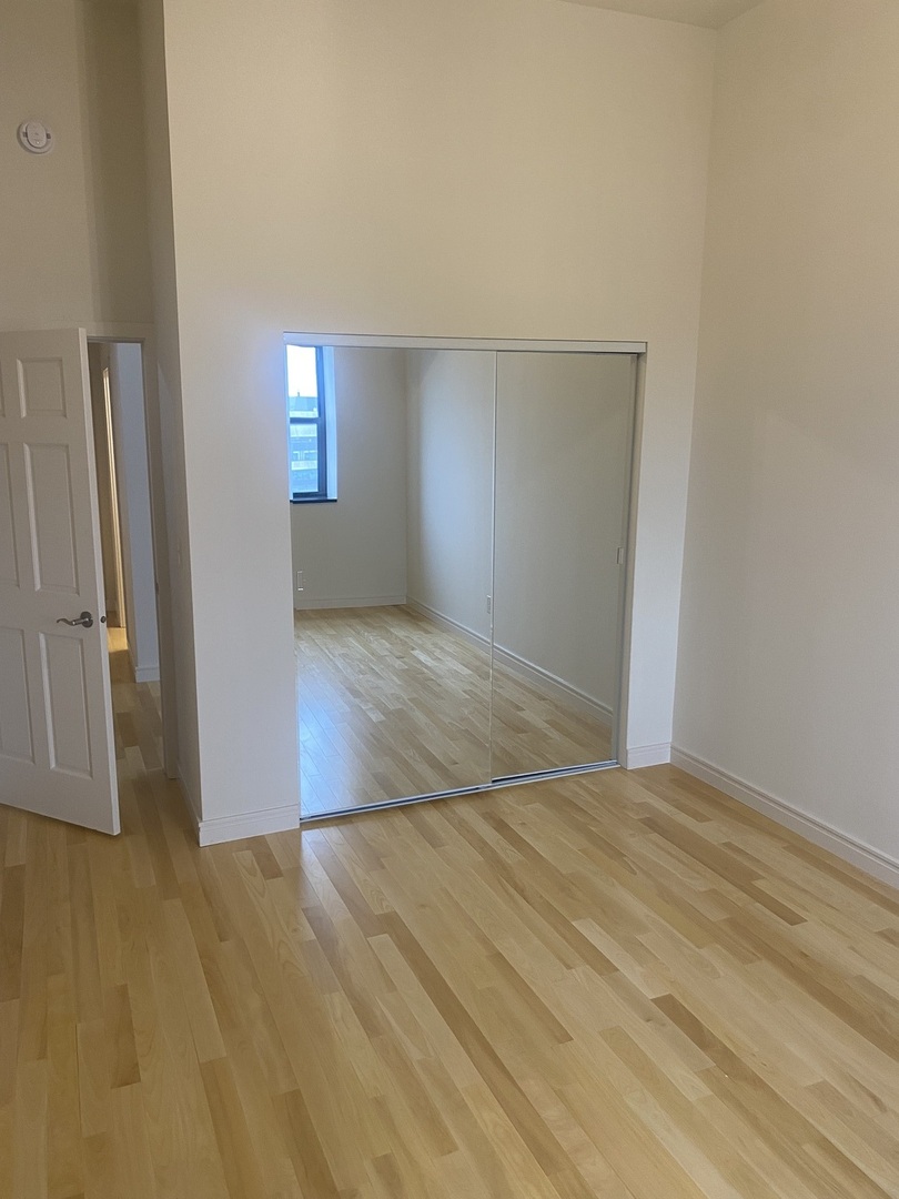 212 North Center Street, Unit 701 Bloomington, IL 61701 - Photo 8 of 12