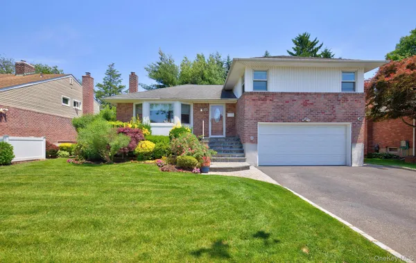 $999,000 | 31 Irene Lane East, Plainview, NY 11803