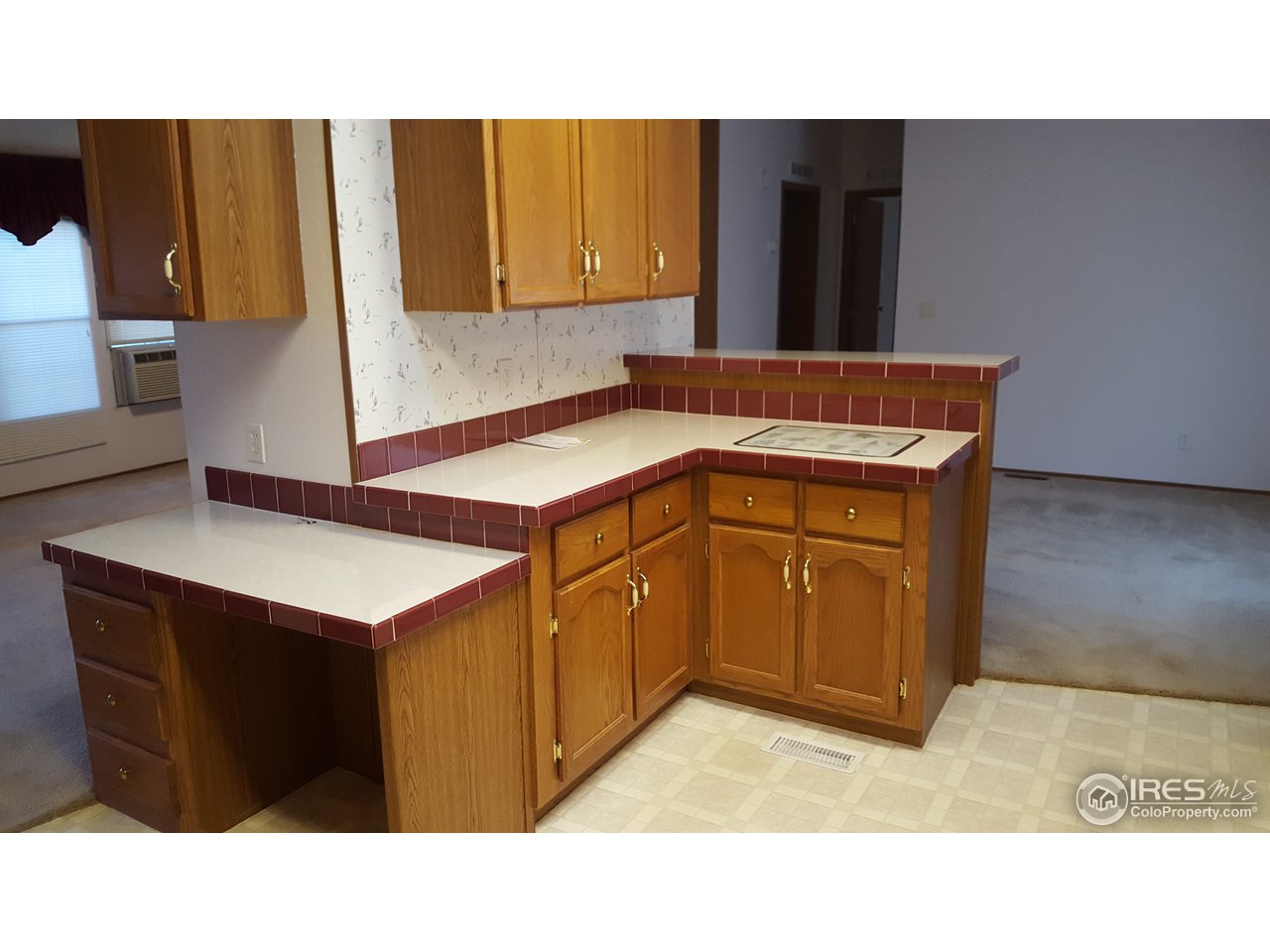 401 North Timberline Road, Unit 33 Fort Collins, CO 80524 - Photo 7 of 27 HUGE kitchen island