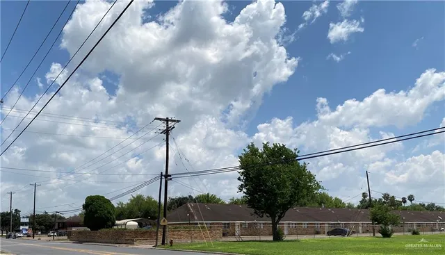 $795 | 517 South Westgate Drive, Weslaco, TX 78596